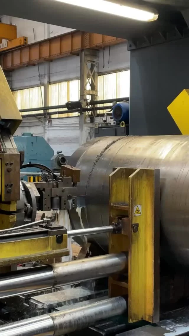 Slice through solid steel? No problem.💪#somersforge #forgingastrongerfuture